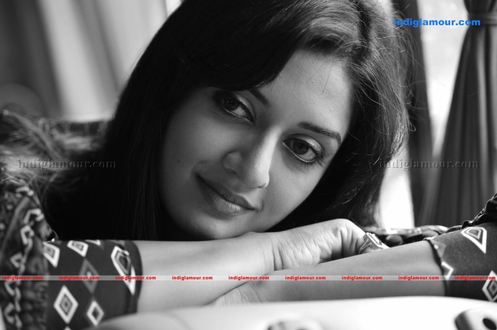 Vimala Raman Actress hd photo