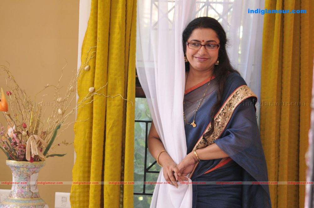 Suhasini Actress hd photo