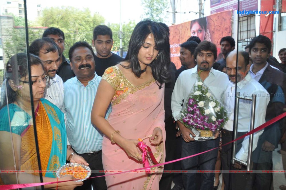 Anushka Actress hd photo