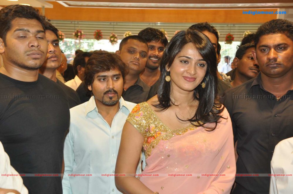 Anushka Actress hd photo