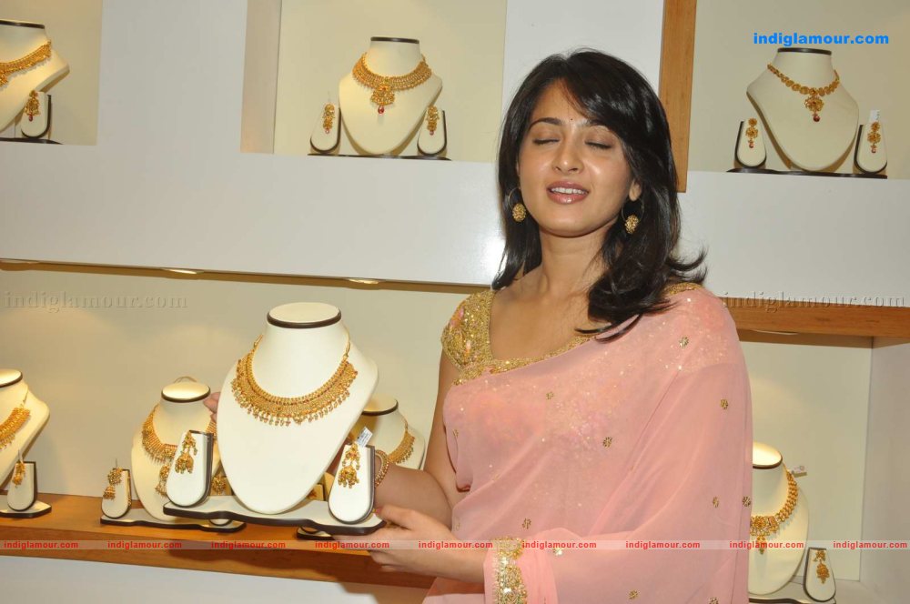Anushka Actress hd photo