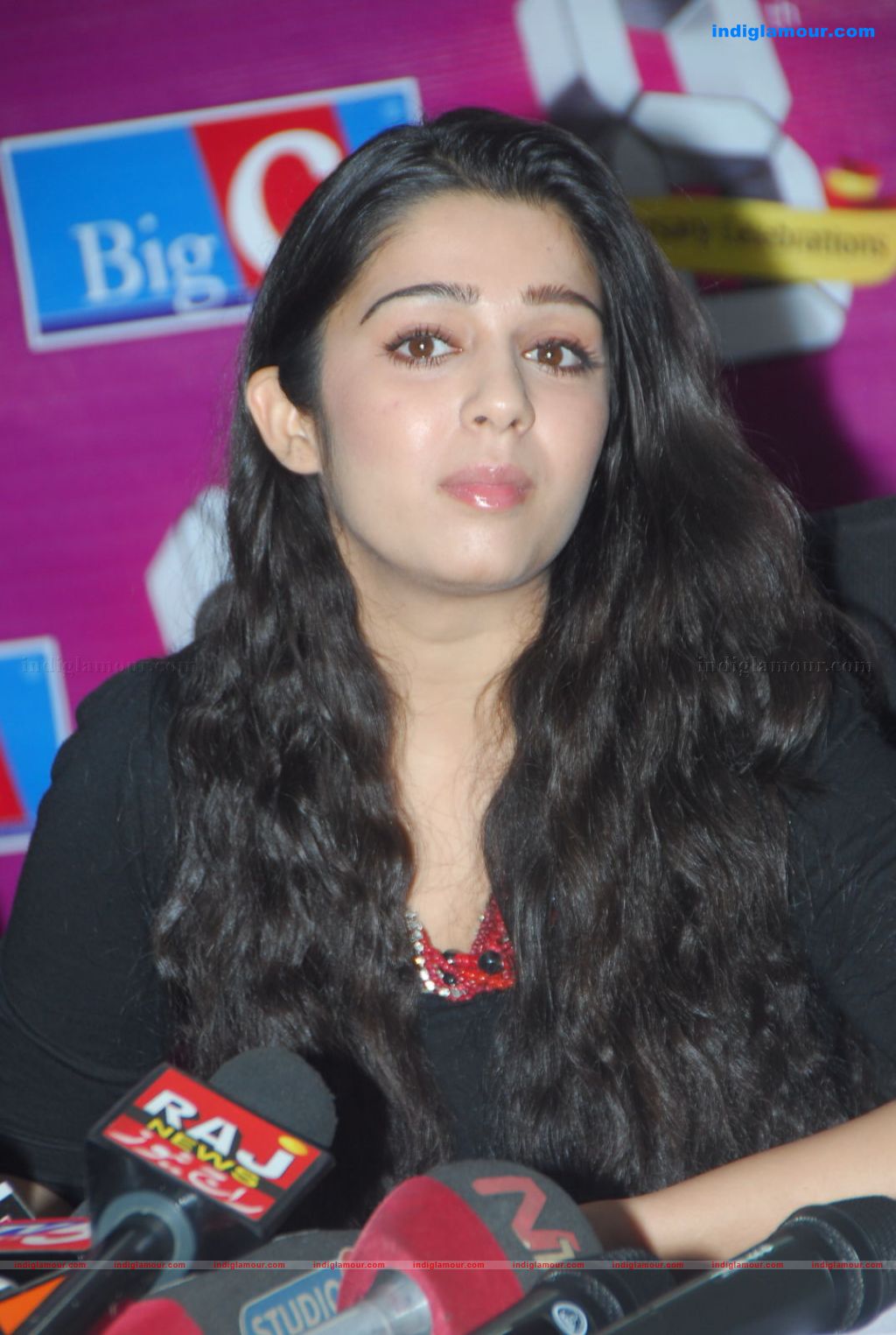 Charmi Actress hd photo