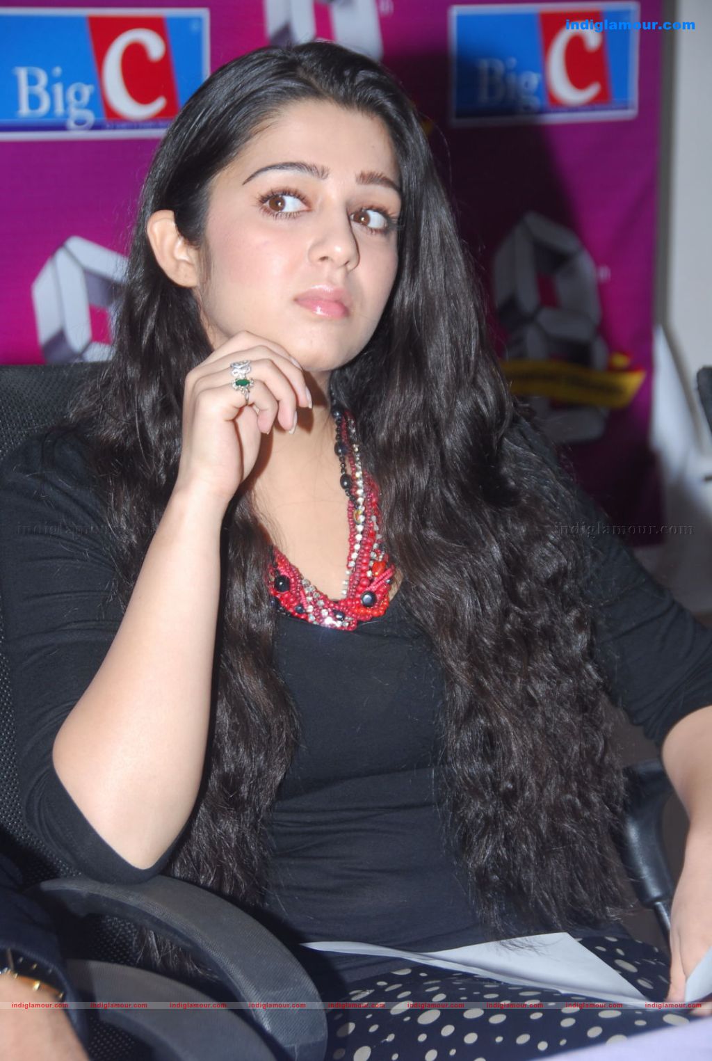 Charmi Actress hd photo