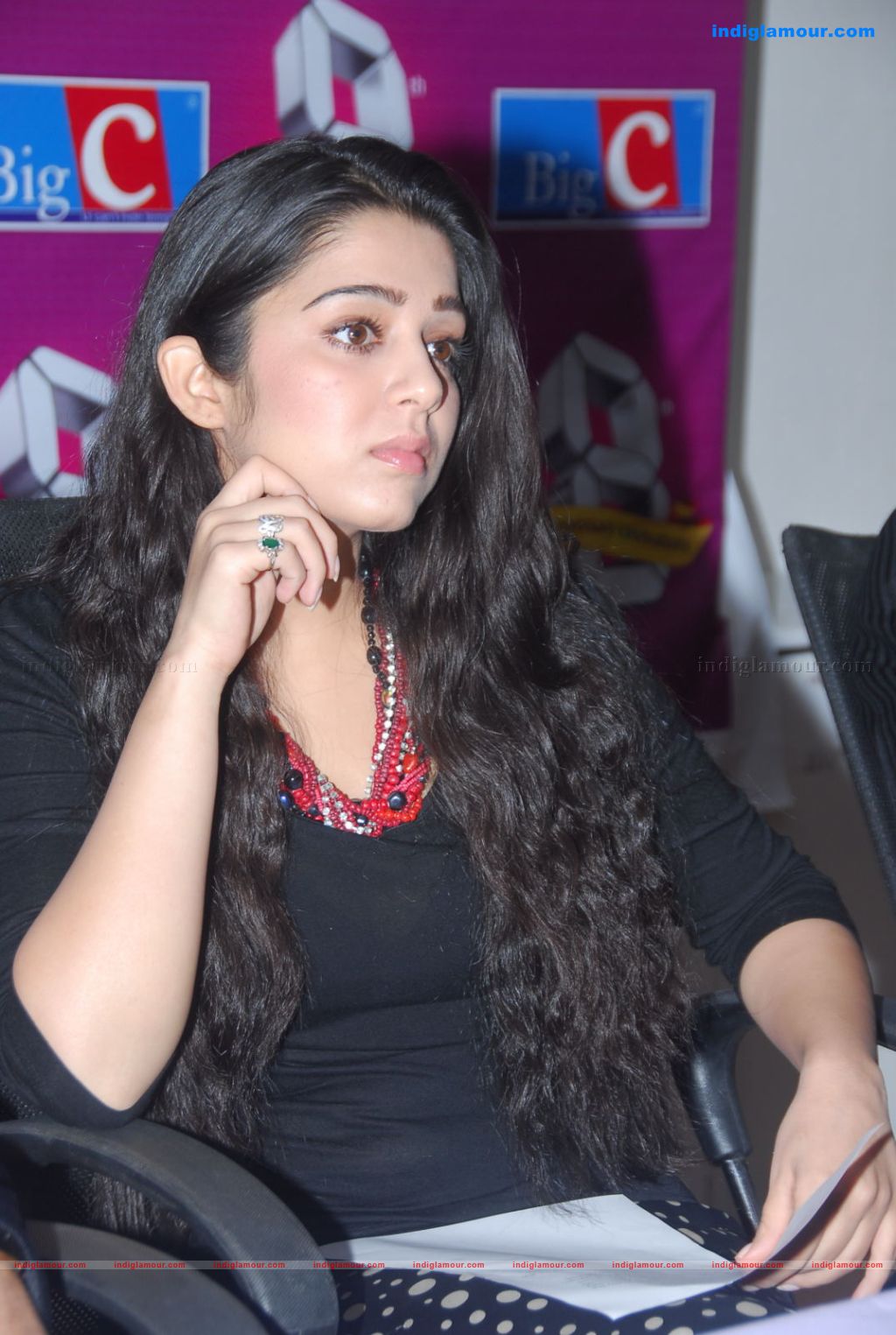 Charmi Actress hd photo