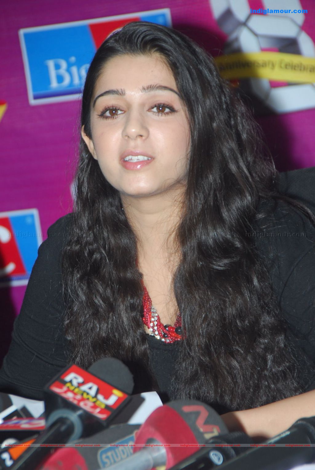 Charmi Actress hd photo