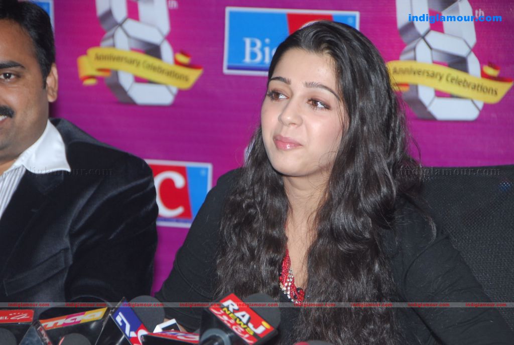 Charmi Actress hd photo