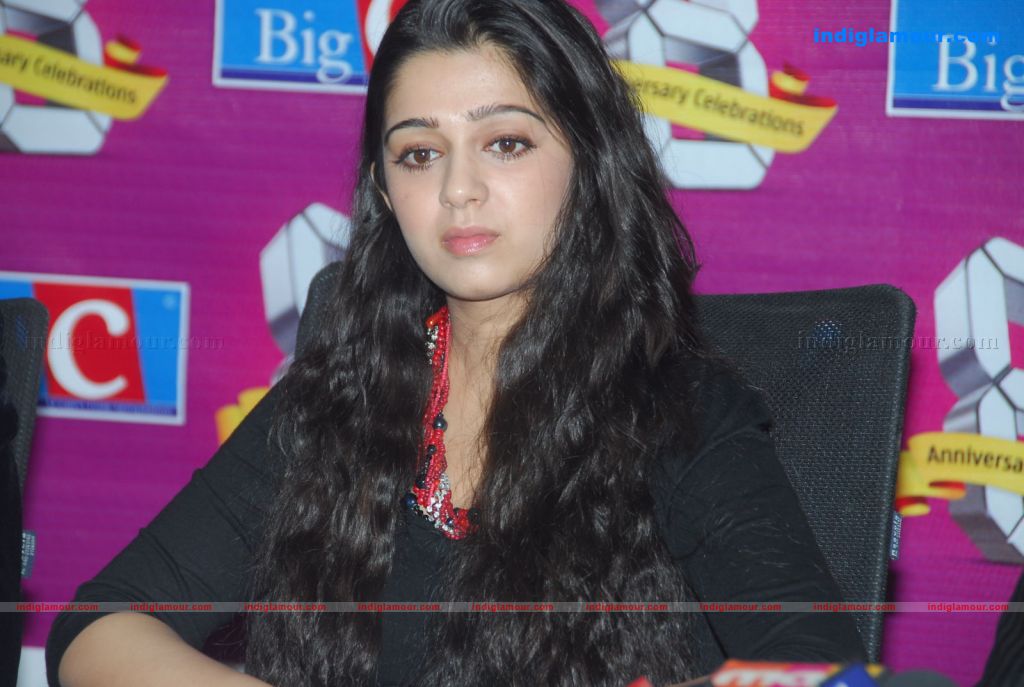 Charmi Actress hd photo