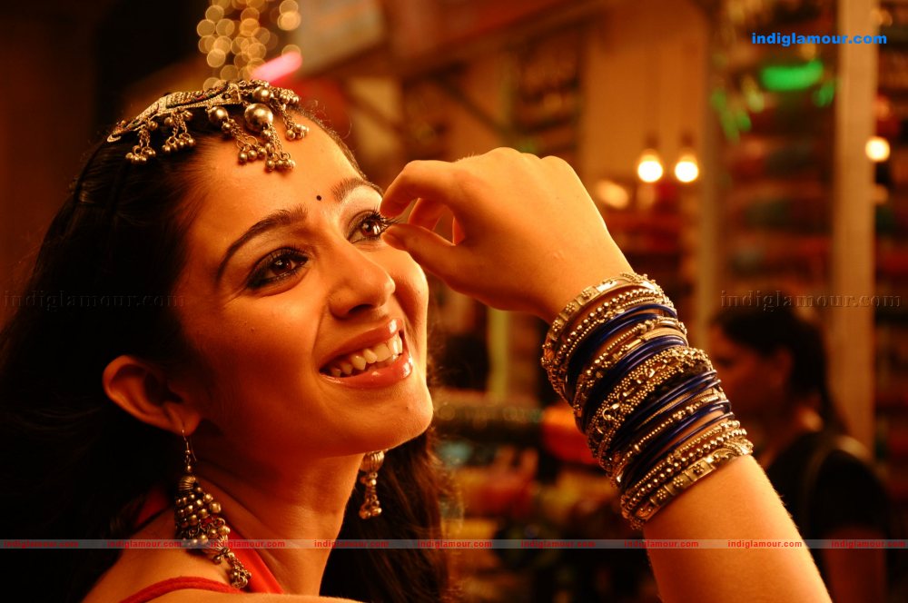 Charmi Actress hd photo