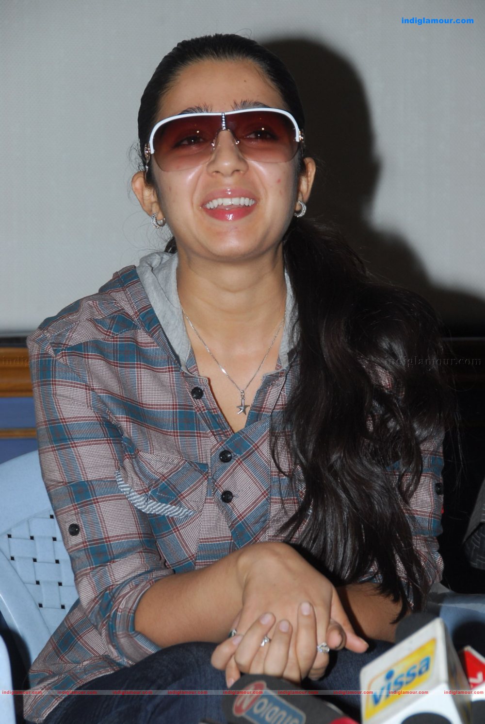 Charmi Actress hd photo