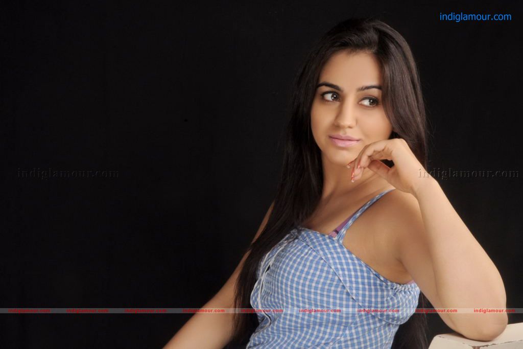 Aksha Actress hd photo