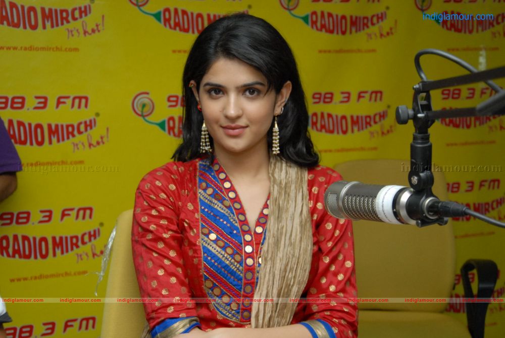 Deeksha Seth Actress hd photo