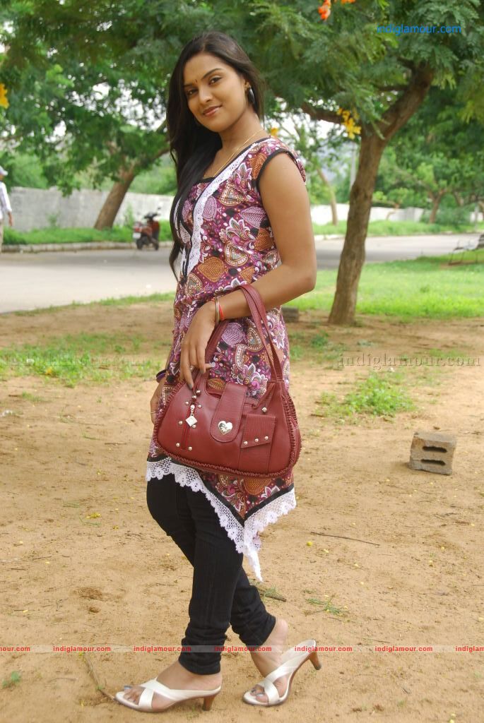 Divya Rao Actress hd photo