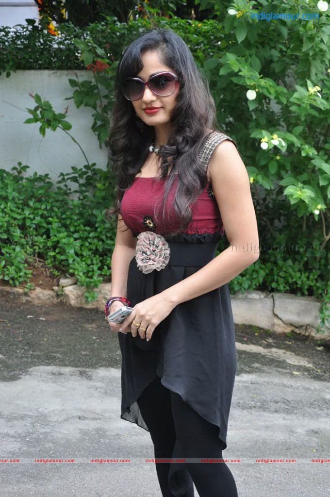 Madhavi Latha Actress hd photo