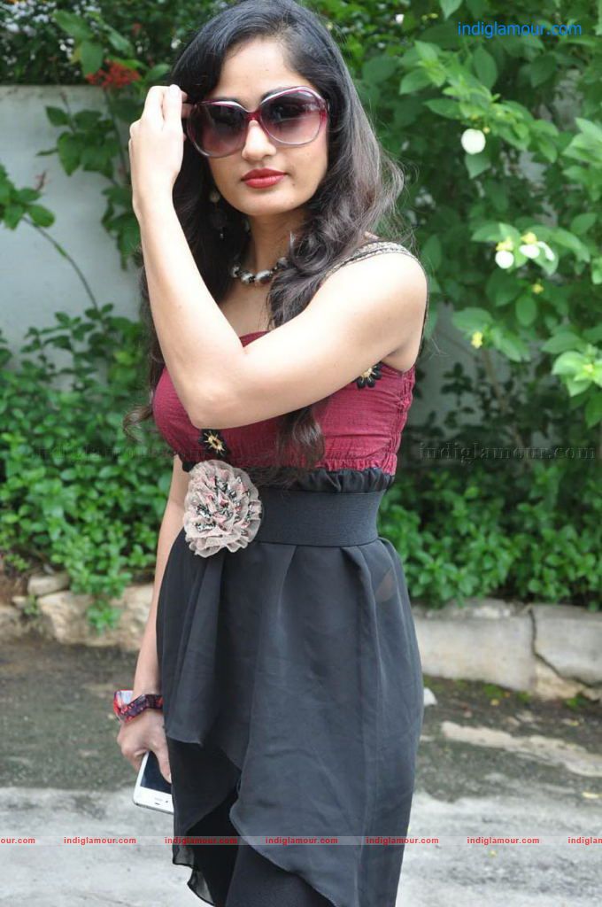 Madhavi Latha Actress hd photo