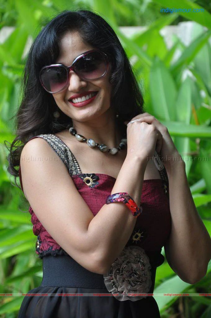 Madhavi Latha Actress hd photo