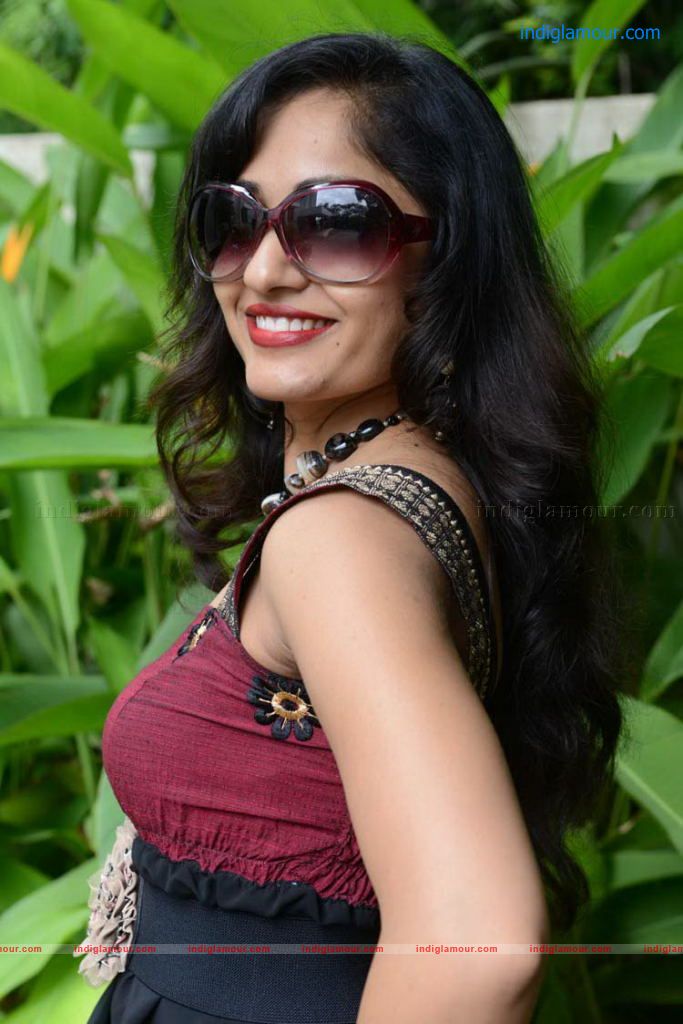 Madhavi Latha Actress hd photo