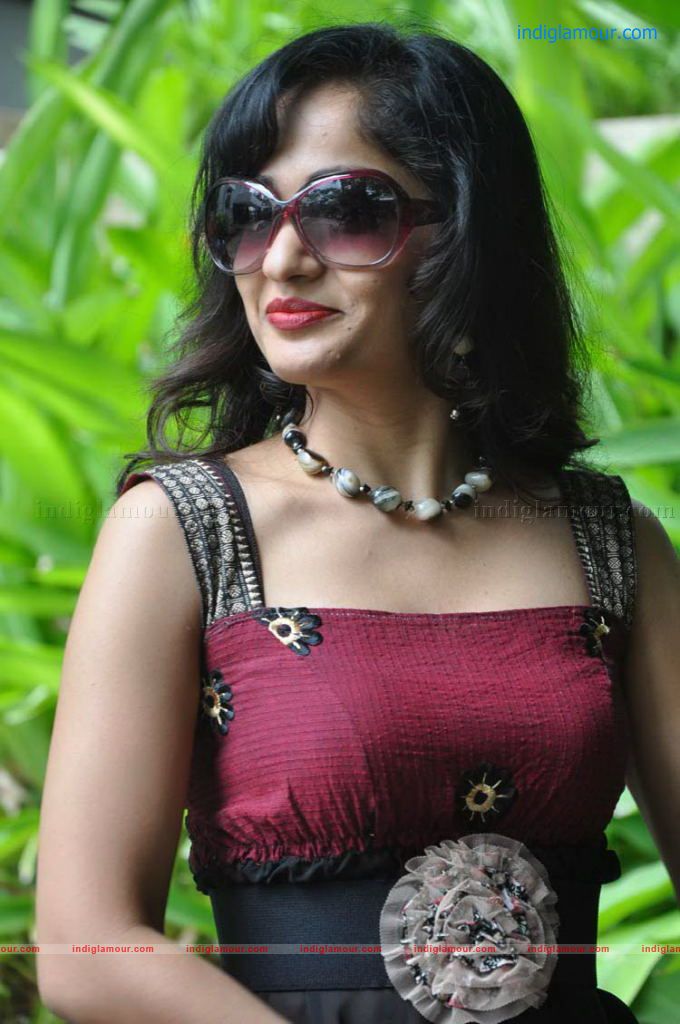 Madhavi Latha Actress hd photo