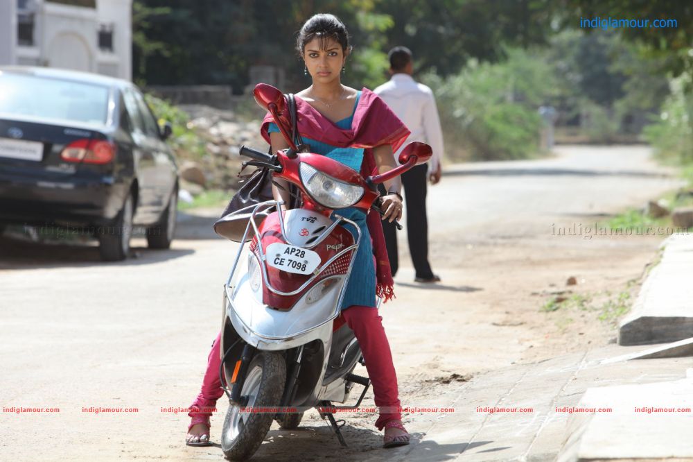Amala Paul Actress hd photo