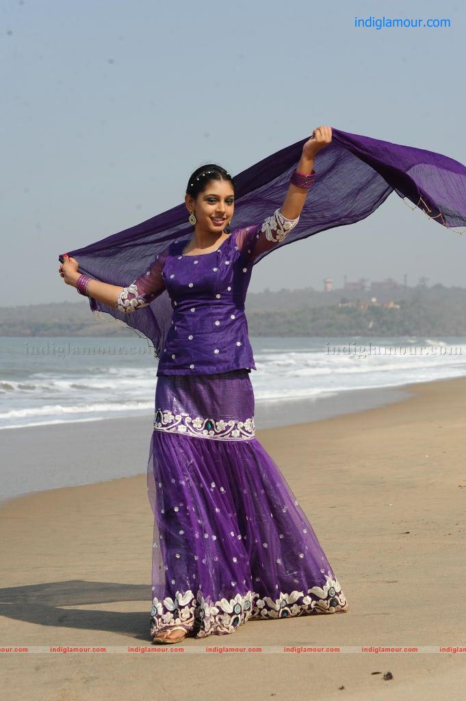 Niti Taylor Actress hd photo