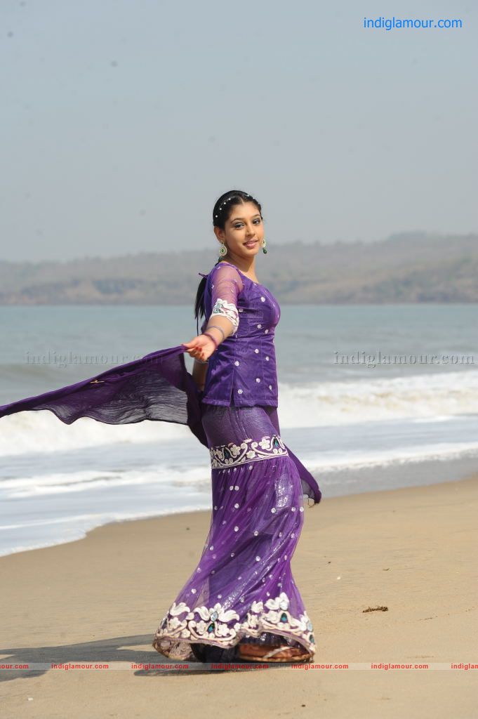 Niti Taylor Actress hd photo