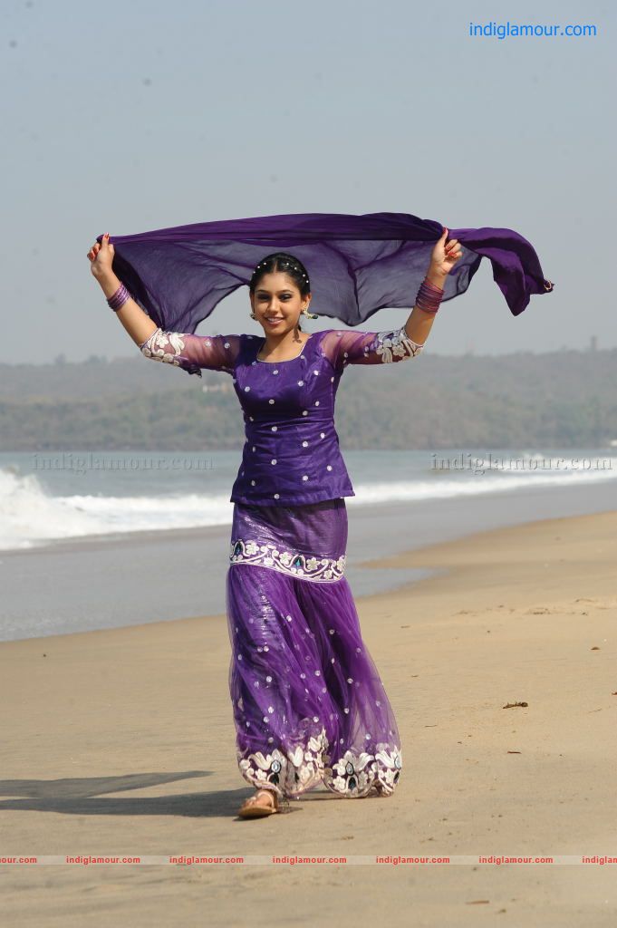 Niti Taylor Actress hd photo