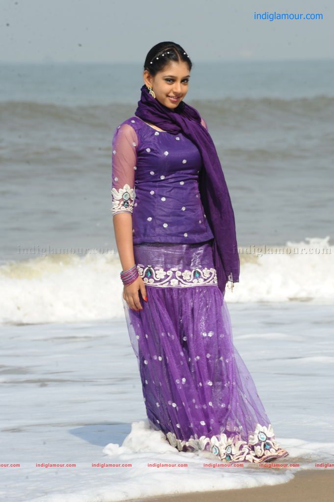 Niti Taylor Actress hd photo