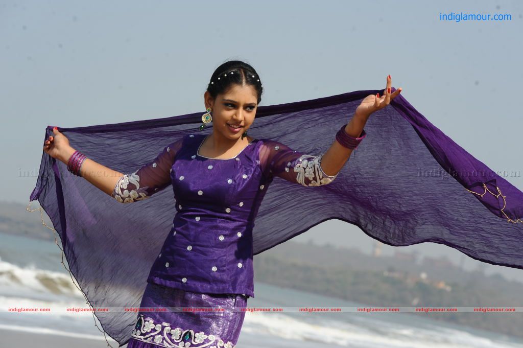 Niti Taylor Actress hd photo