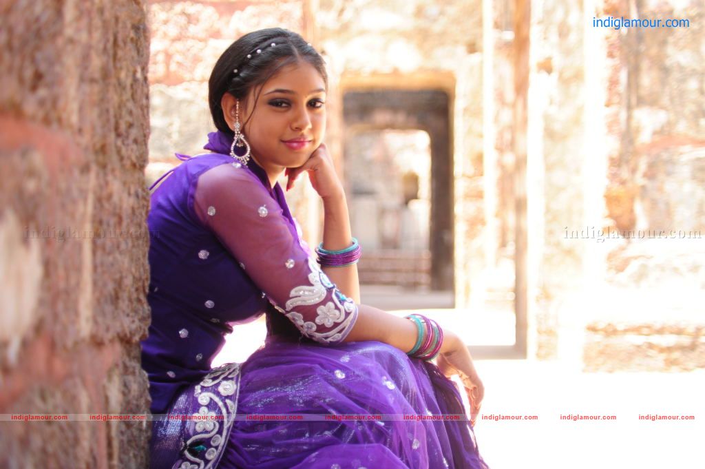 Niti Taylor Actress hd photo