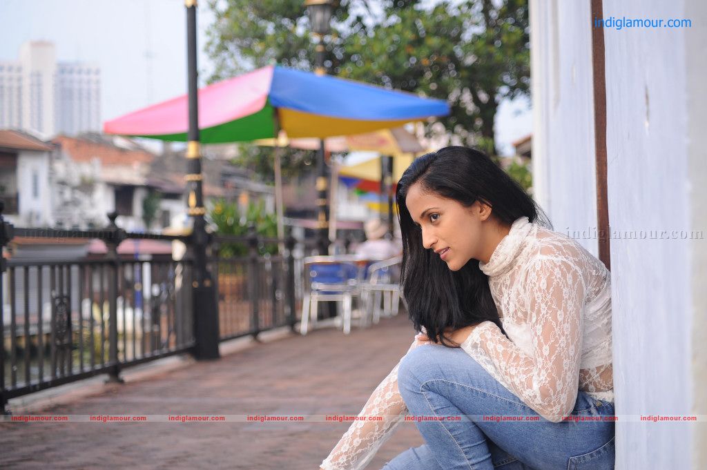 Aashika Actress hd photo