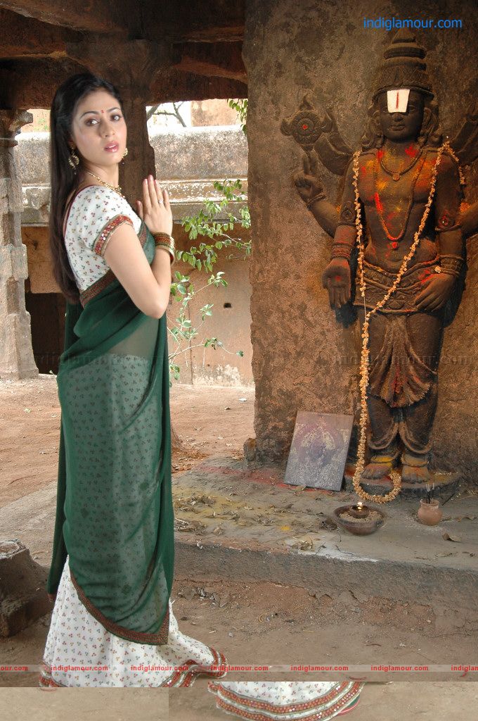 sada Actress hd photo