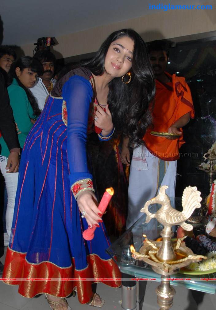 Charmi Actress hd photo