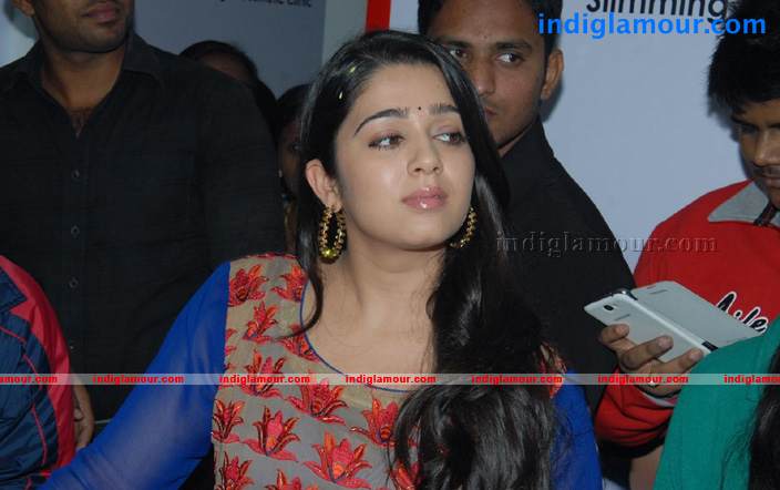 Charmi Actress hd photo