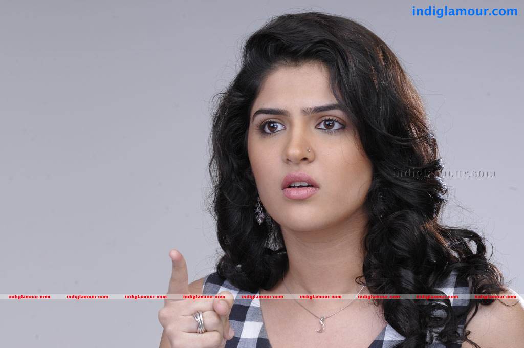 Deeksha Seth Actress hd photo