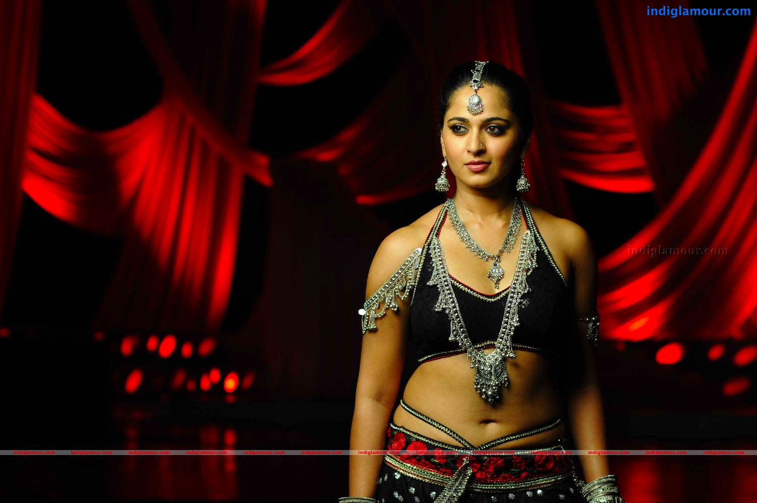 Anushka Actress hd photo