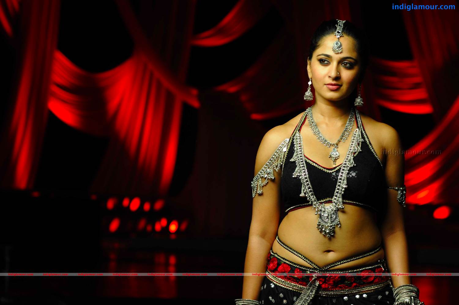 Anushka Actress hd photo