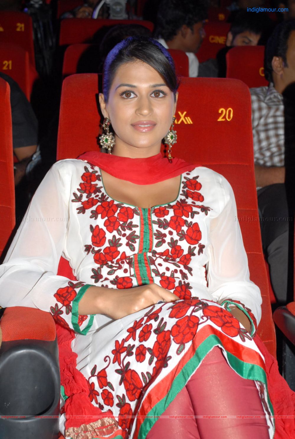 Shraddha Das Actress hd photo