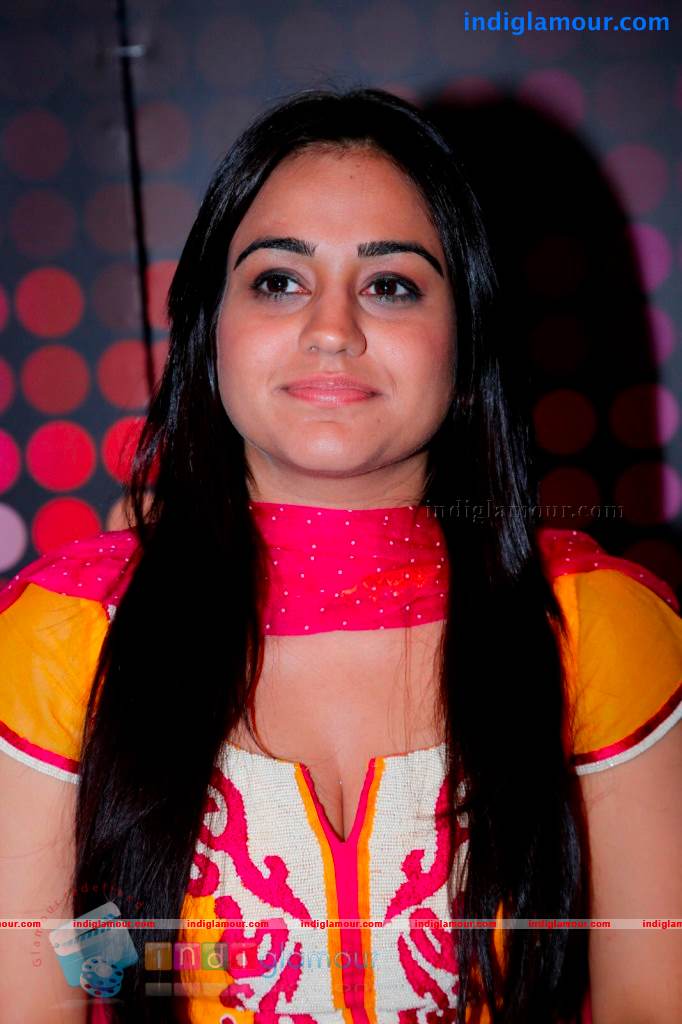 Aksha Actress hd photo