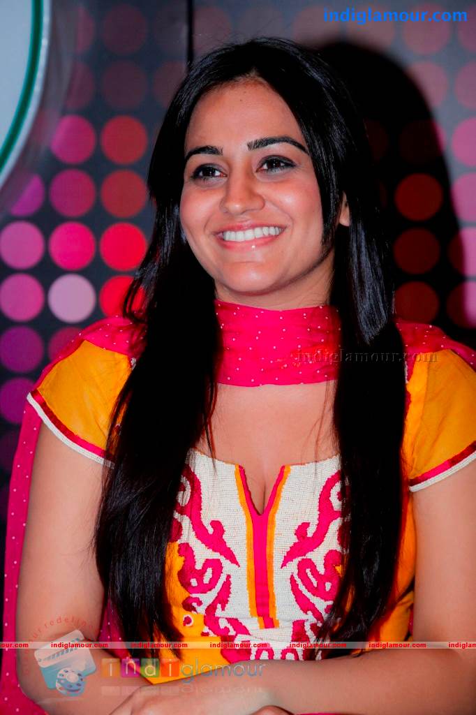 Aksha Actress hd photo