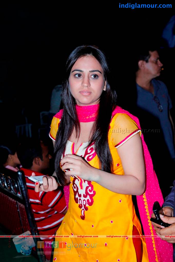 Aksha Actress hd photo