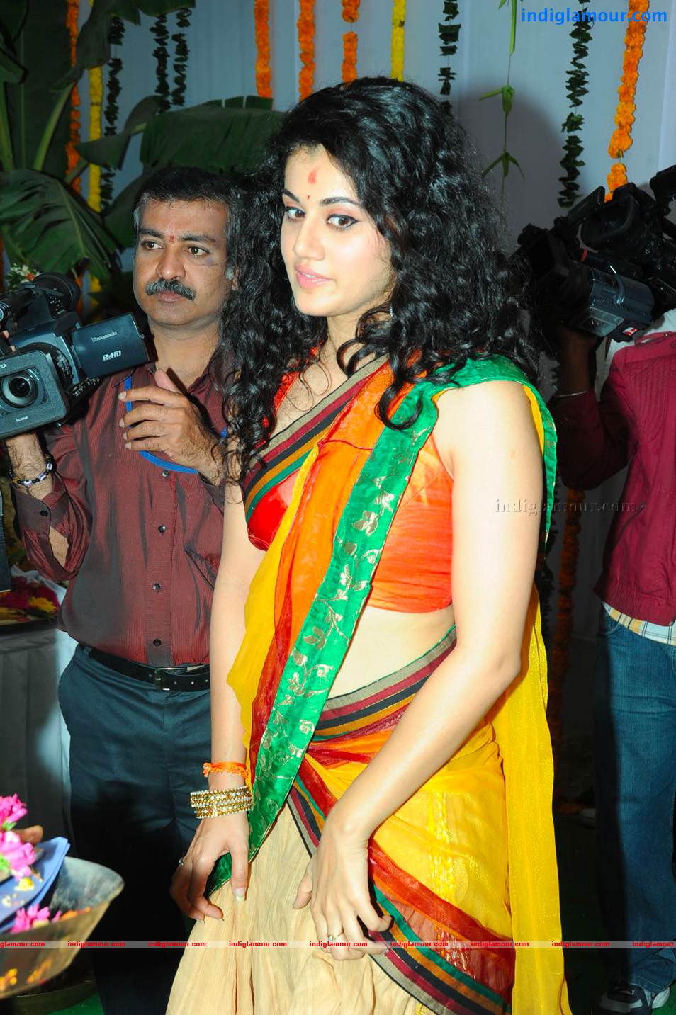 Tapsee Actress hd photo