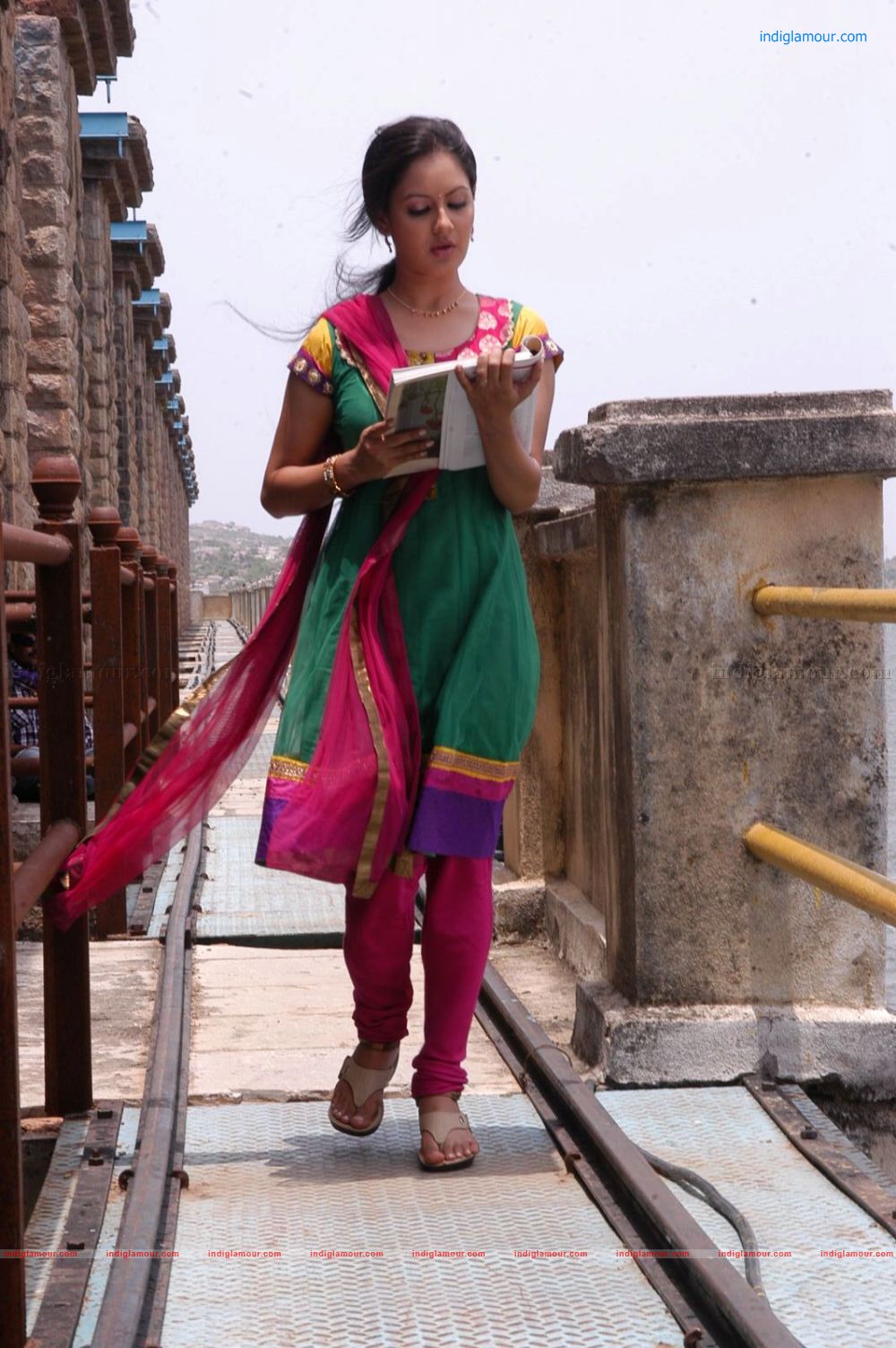 Pooja Bose Actress hd photo