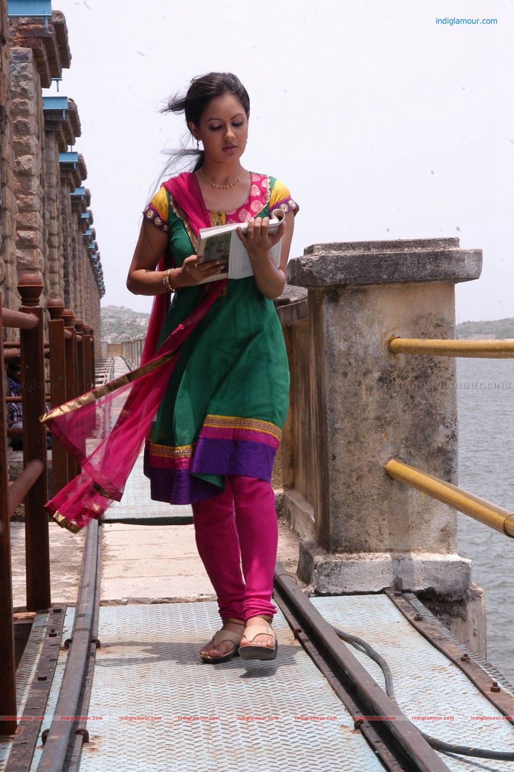 Pooja Bose Actress hd photo