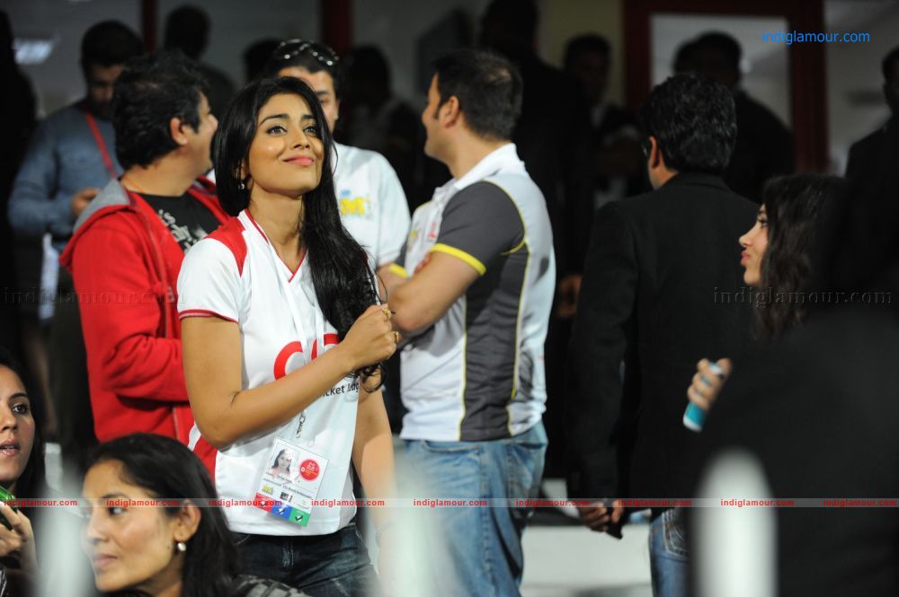 Shriya Saran Actress hd photo