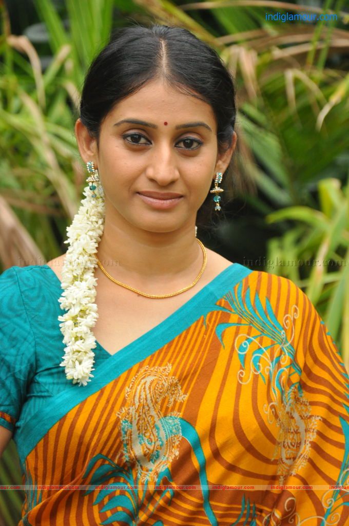 Meena Actress hd photo