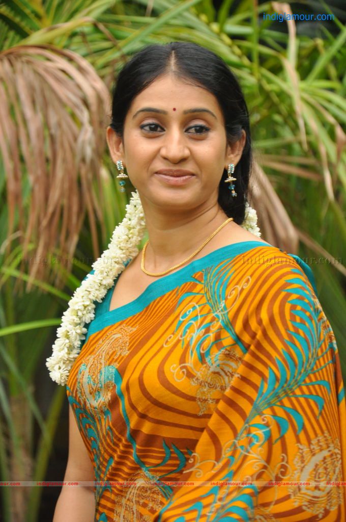 Meena Actress hd photo