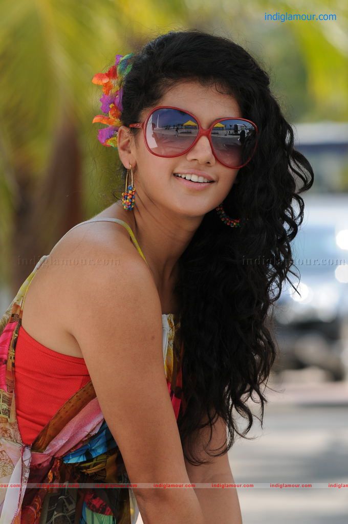 Tapsee Actress hd photo