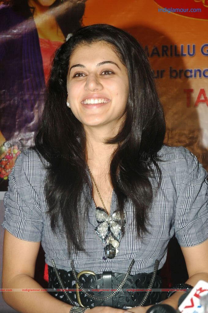 Tapsee Actress hd photo