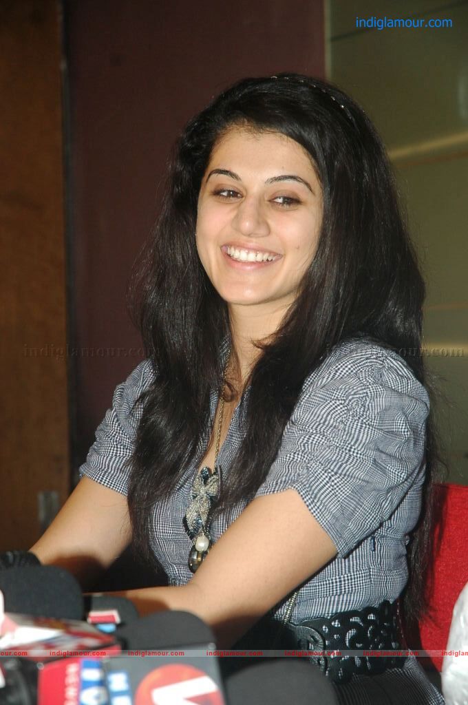 Tapsee Actress hd photo