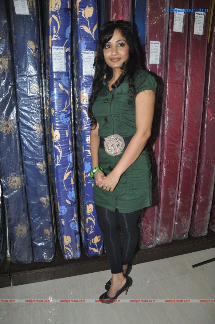 Madhavi Latha Actress hd photo