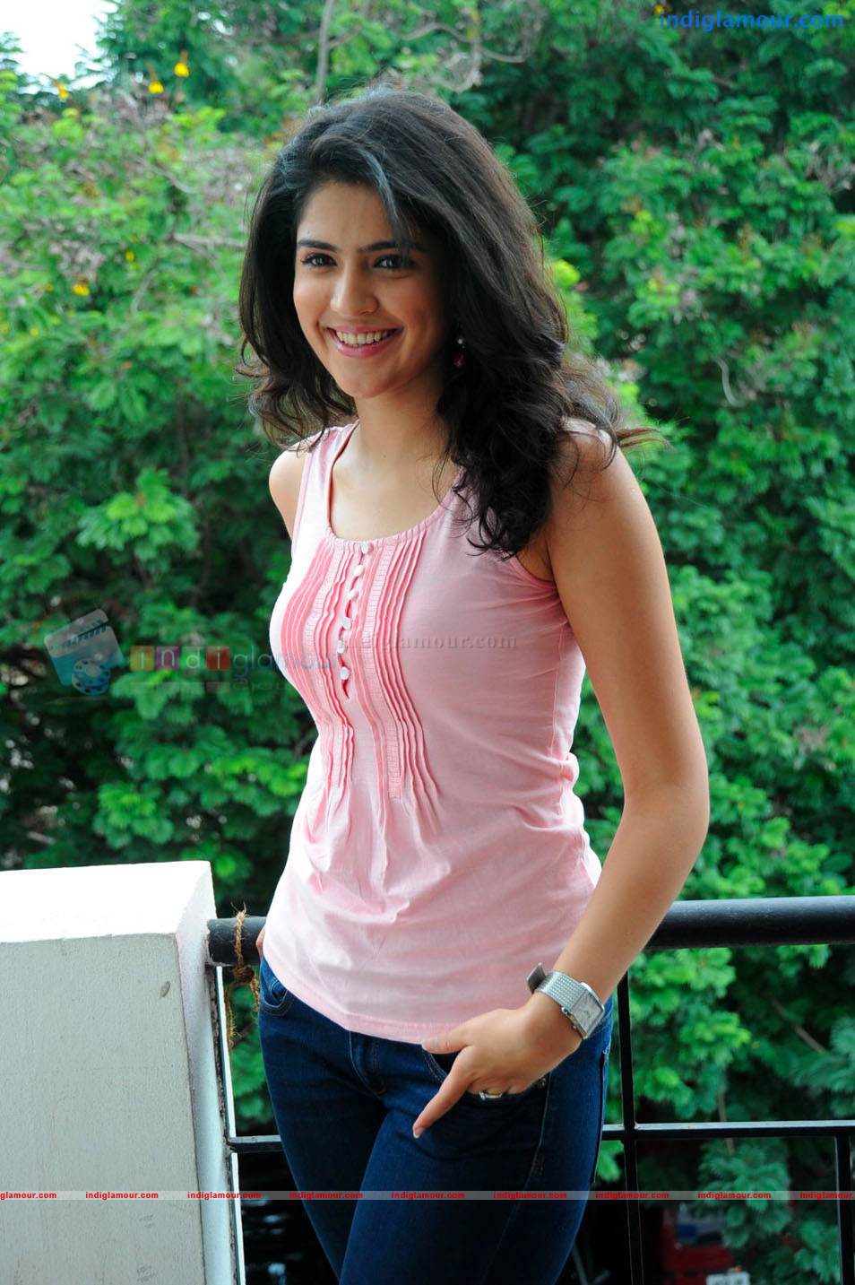 Deeksha Seth Actress hd photo